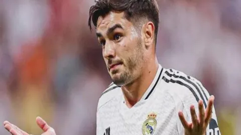 字母哥砍下28分7板助雄鹿客场力克布朗尼