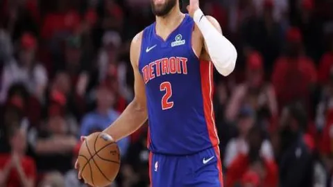 哈兰德缺席，胡梅尔斯双响助多特蒙德2-0胜比勒菲尔德，领跑德甲第6轮